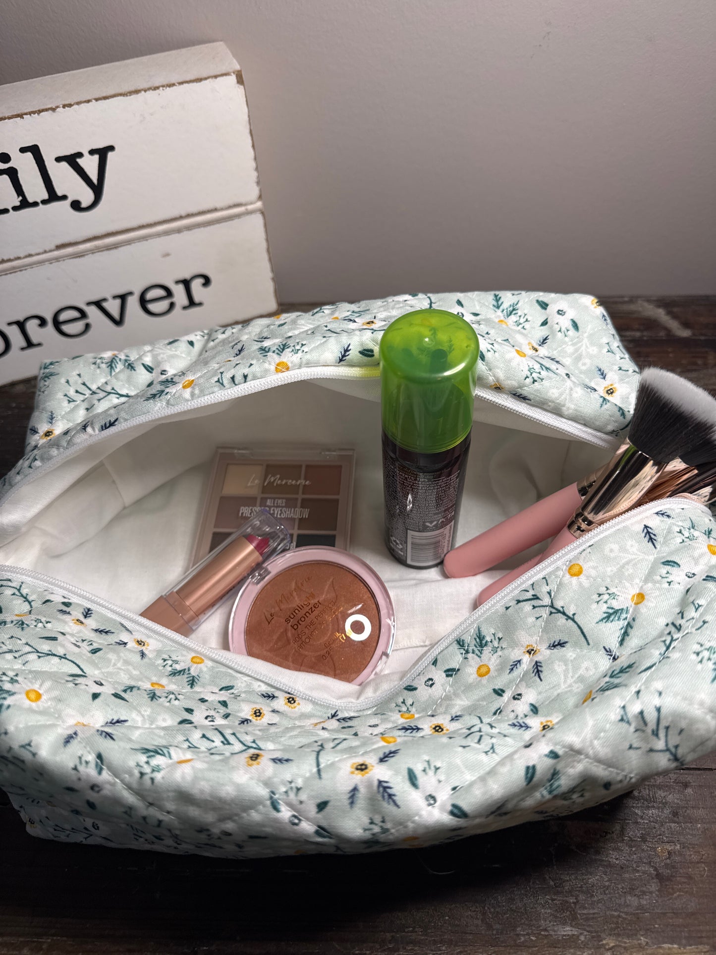 White Daisy’s on Sage Large Makeup Bag