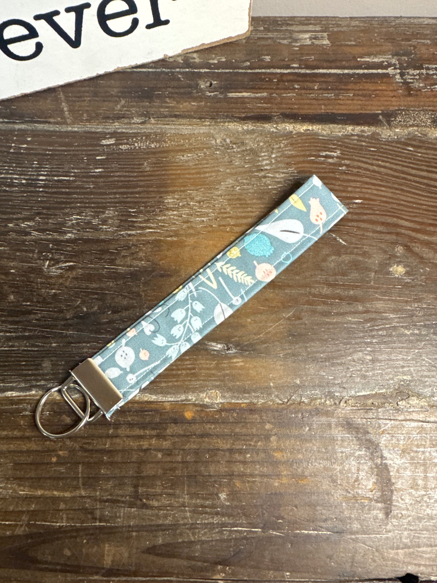 Green Floral Wristlet