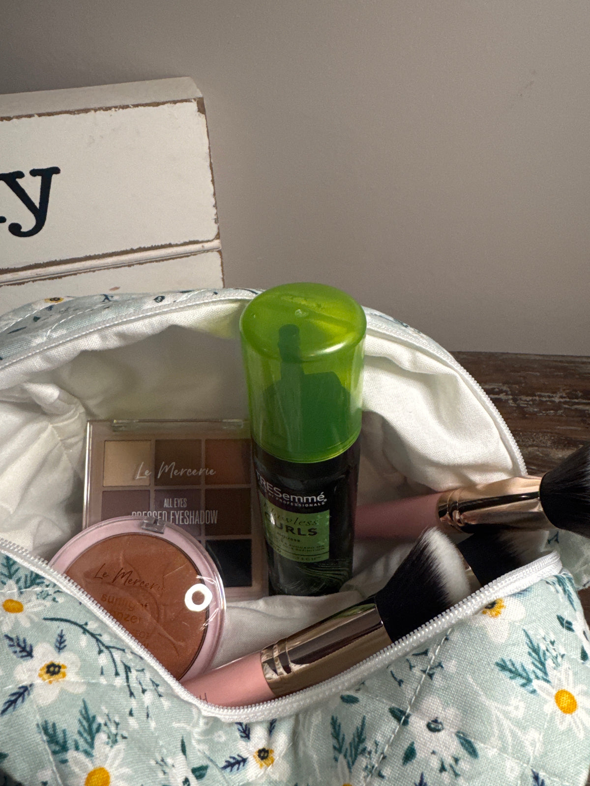 White Daisies on Sage Small Makeup Bag